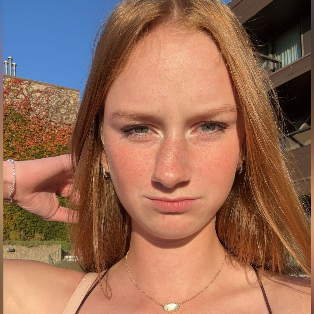 Meet your Posher, Alyson